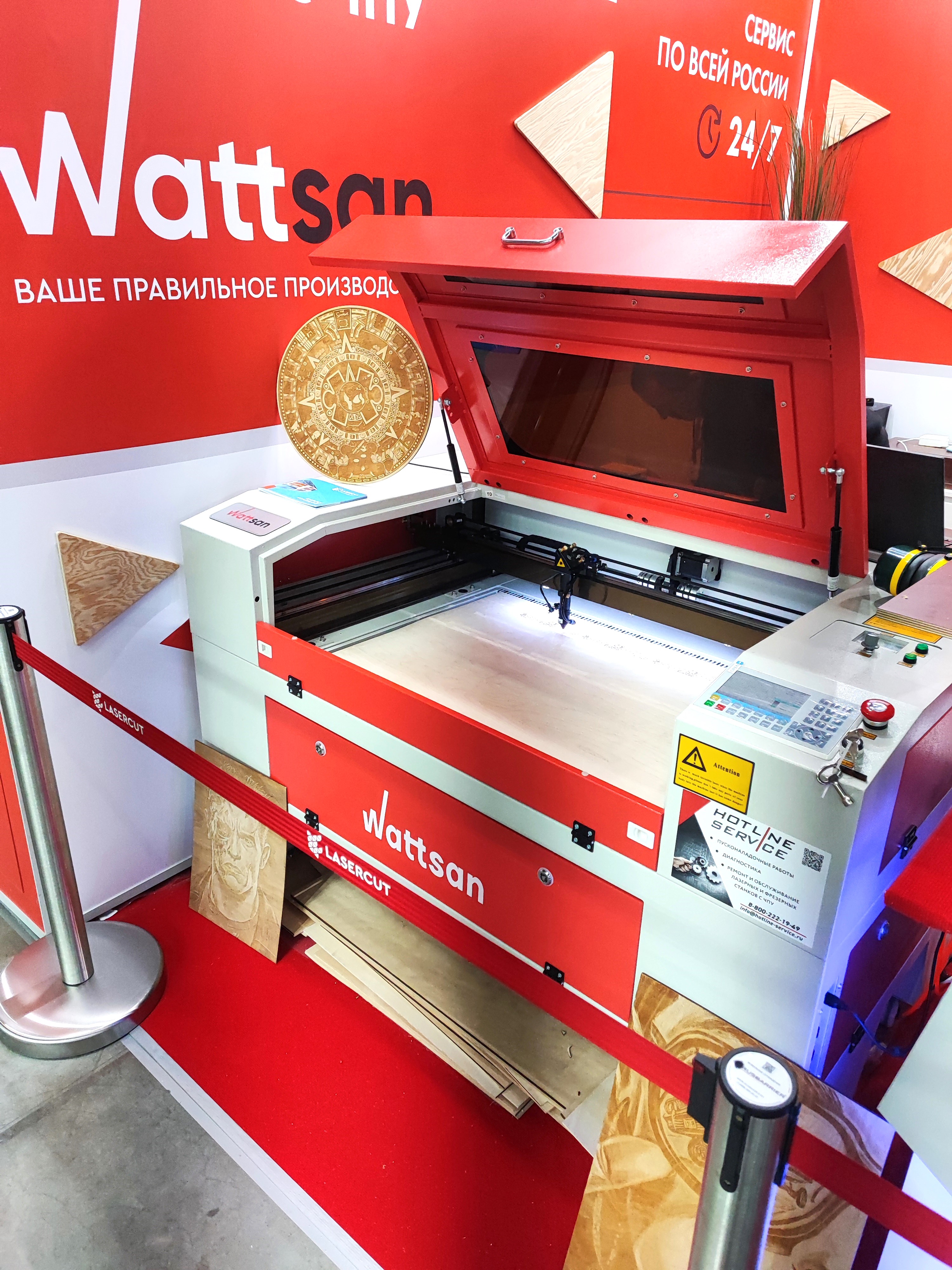 Лазерный станок Wattsan 6090 LT в работе