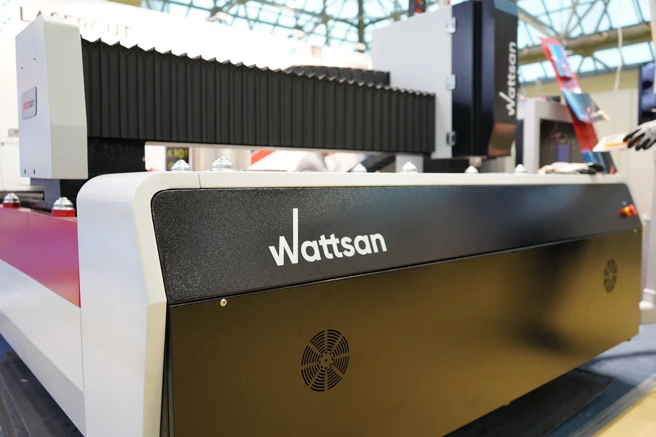 Станок по металлу Wattsan 1530E на выставке Реклама-2022