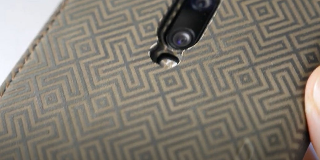 Лазерная гравировка кожаного чехла