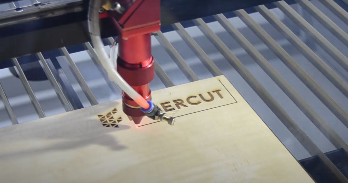 Лазерная гравировка на станке RJ 1510