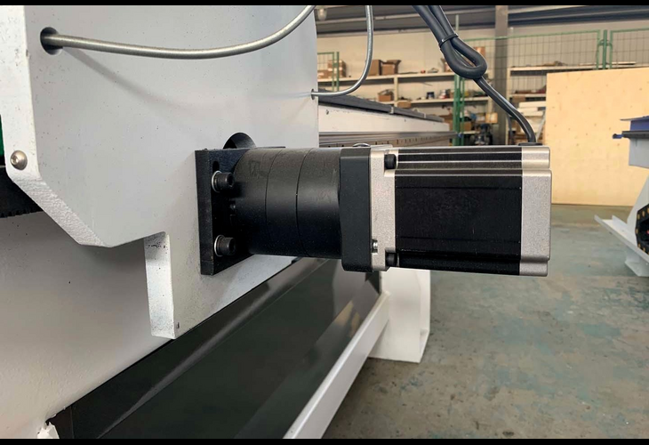 Превью 5 к Фрезерный станок  с ЧПУ WATTSAN M1 6090