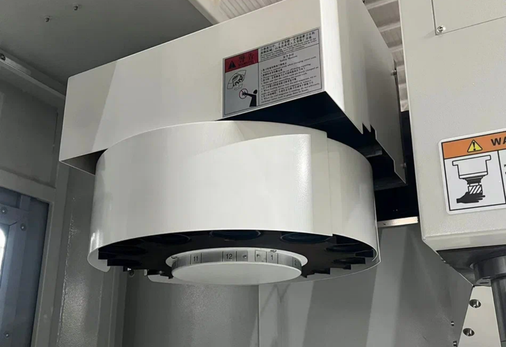 Превью 6 к Вертикальный фрезерный станок с ЧПУ VMC 640