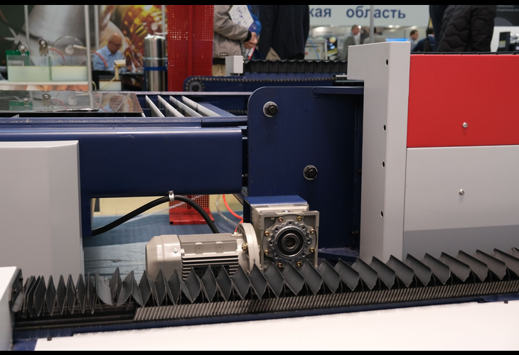 Превью 13 к Лазерный станок по металлу WATTSAN 1530S ROTATORY TABLECHANGE