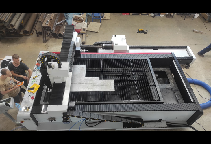 Превью 10 к Лазерный станок по металлу WATTSAN 1530S ROTATORY TABLECHANGE