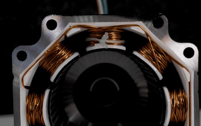 Видеообзор шагового двигателя 34HS1450