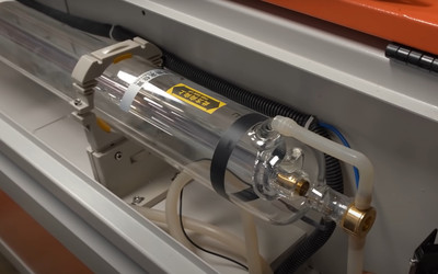 Лазерный излучатель: принцип действия, мощность и срок службы